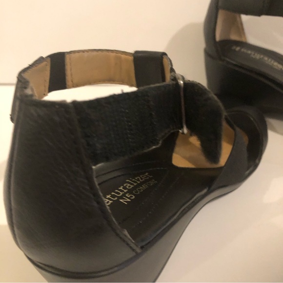 Naturalizer Black Wedge Strap Sandals NWOT - Picture 10 of 15